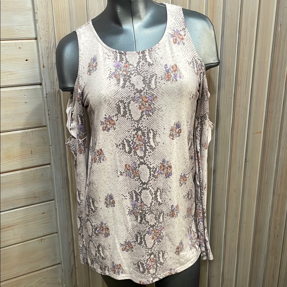 MTS lavender and Gray Cut Out Top